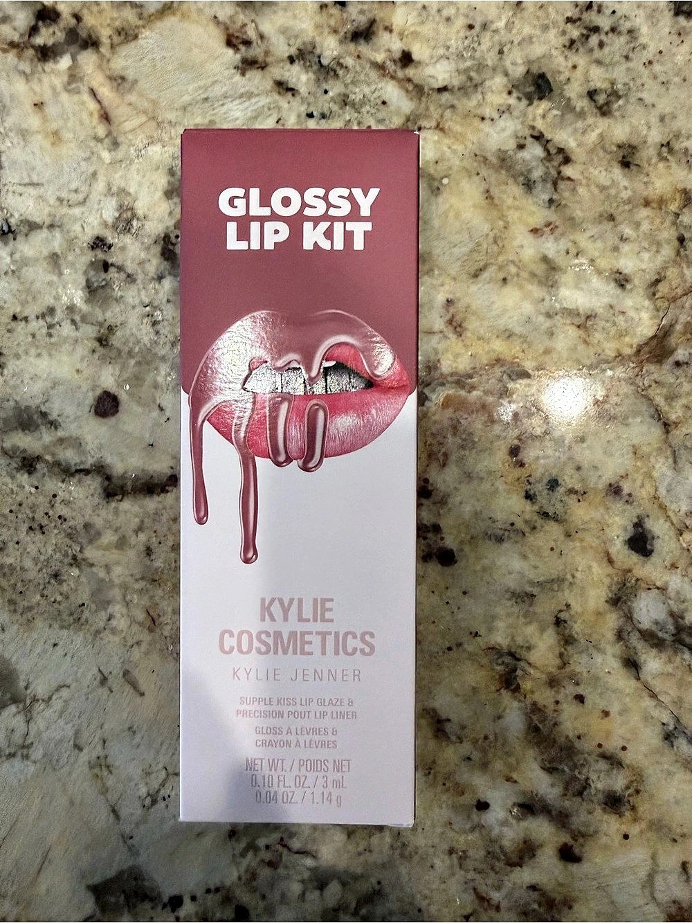 Kylie Cosmetics Glossy Lip Kit color KYLIE